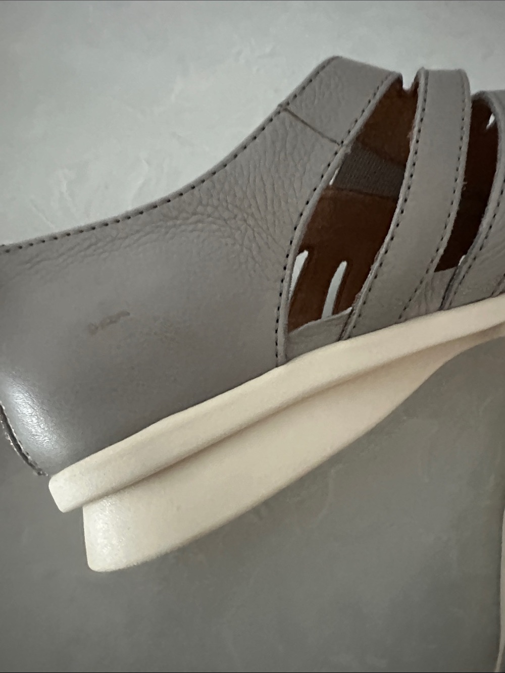 NIB Comfortiva Leather Pillowtop Memory Foam Women’s Sandals 11M - Picture 9 of 12